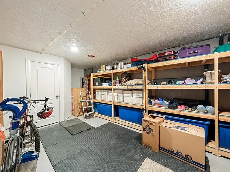 810 E Homestead Blvd — Photo 28
