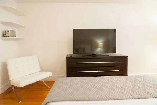 Rented by WAM Partners - William Moses Co. | media 42