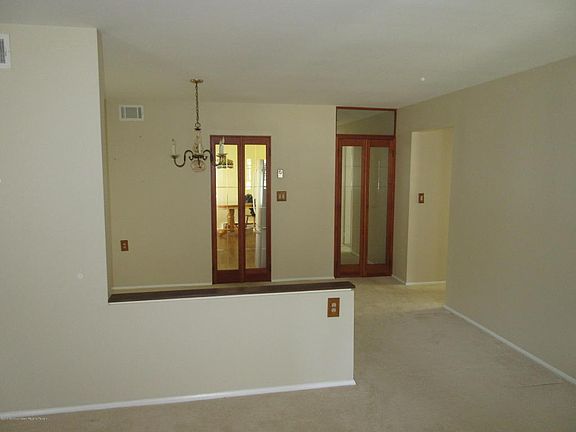 4th image of 27 Twyford La