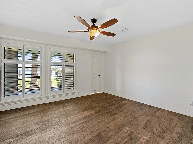 11707 Edgewater Ct — Photo 21