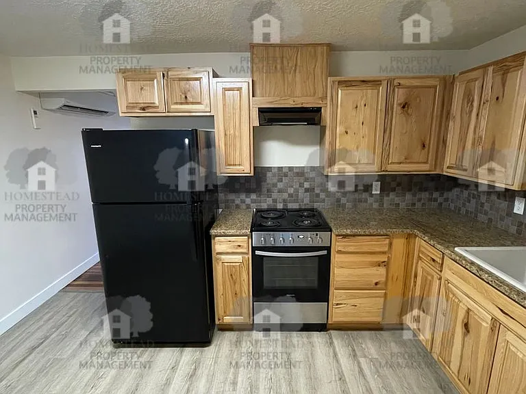 425 S 8th St — Photo 9