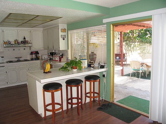 Kitchen Rear Yard View