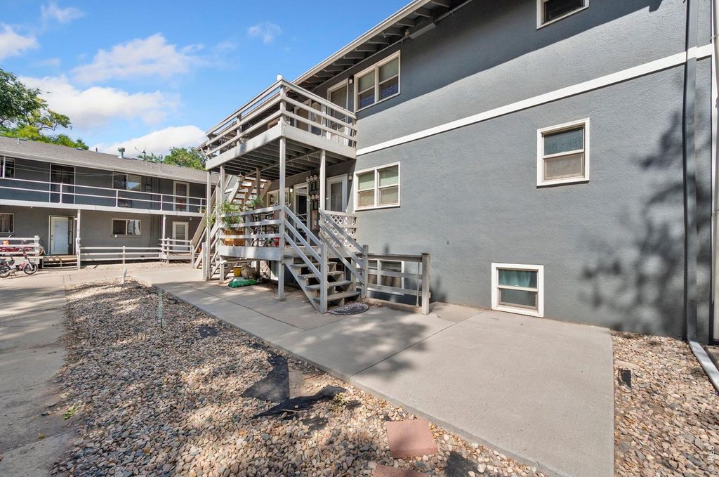 211 E Mulberry St #2