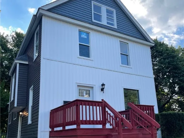 949 Raymond St, Akron, OH 44307