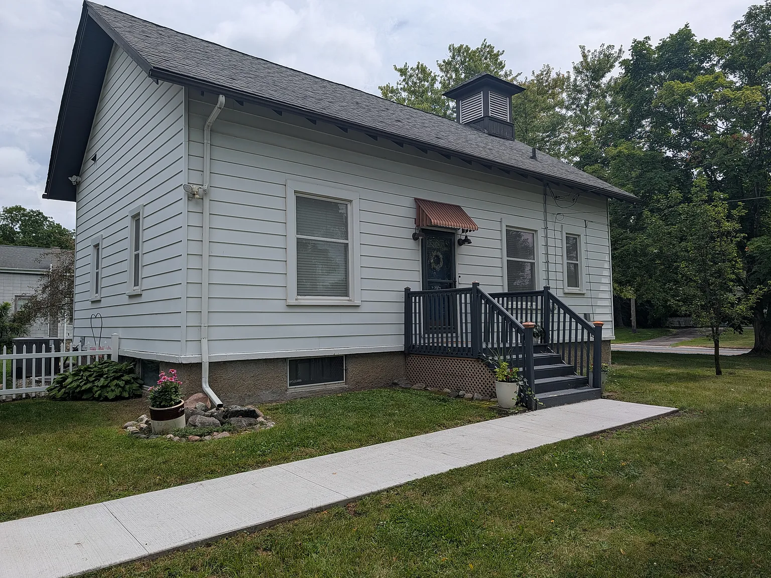 3 bed, 912 sqft, $2,700 — Photo 3