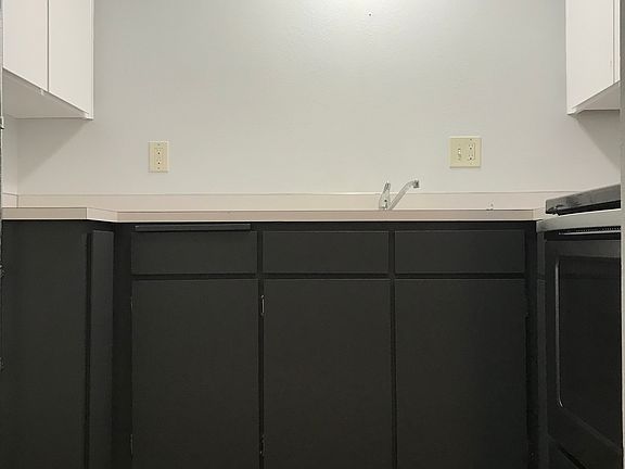 2nd image of 1188 SE Pioneer Way #103