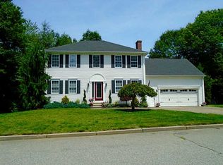 27 Sparrow Ln, Cranston, RI 02921