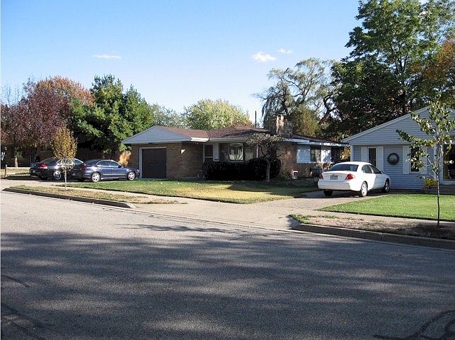 1st image of 520 Orchard Ave