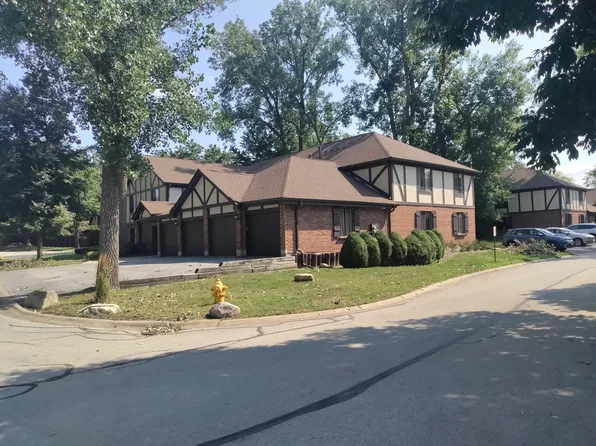 11241 S Cherry Ct #56B, Palos Hills, IL 60465
