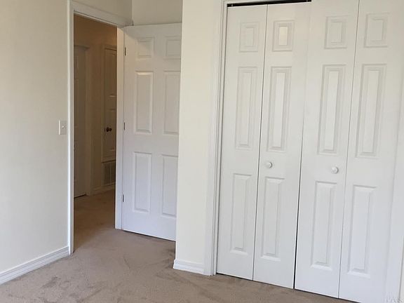5th image of 204 Wildflower Ln