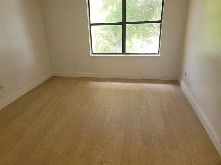 2313 N Congress Ave #33 — Photo 4