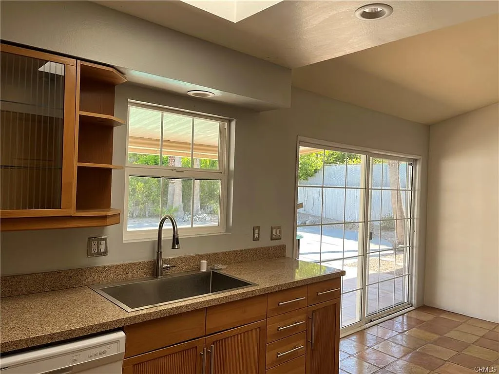 3 bed, 1118 sqft, $2,600 — Photo 4