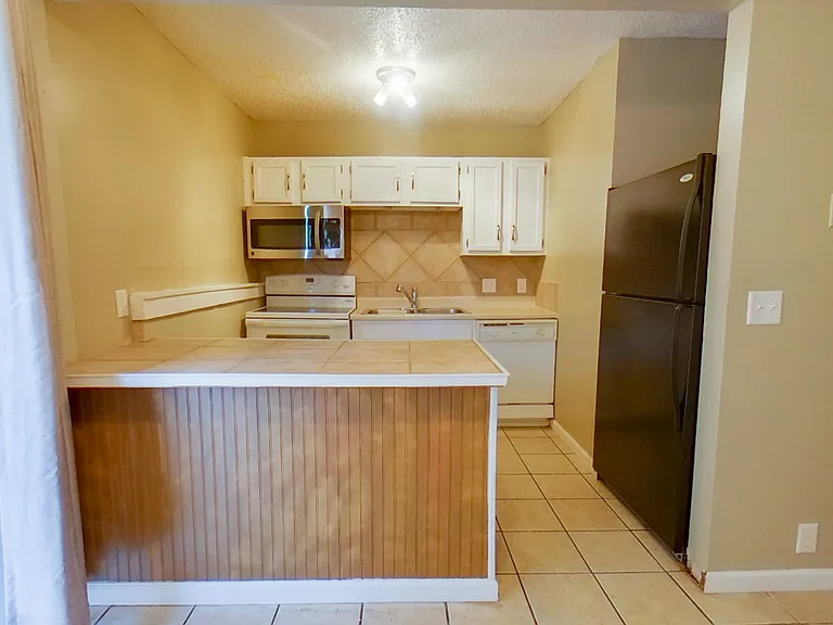 713 Dondee Dr — Photo 15