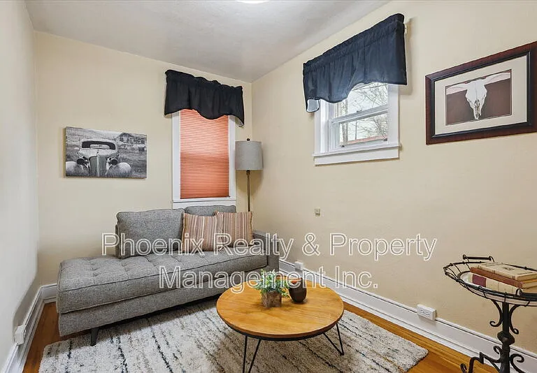 211 E Geneseo St — Photo 16