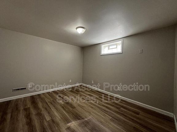 3rd image of 2450 Wells St
