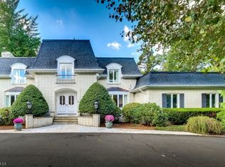 801 Pond Brook Rd, Franklin Lakes, NJ 07417