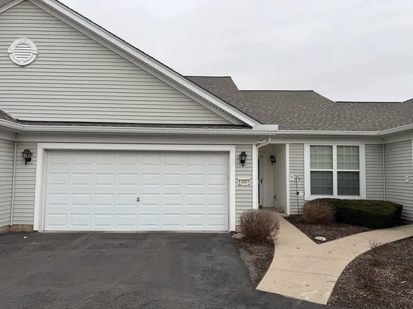 14065 Moraine Hills Dr, Huntley, IL 60142