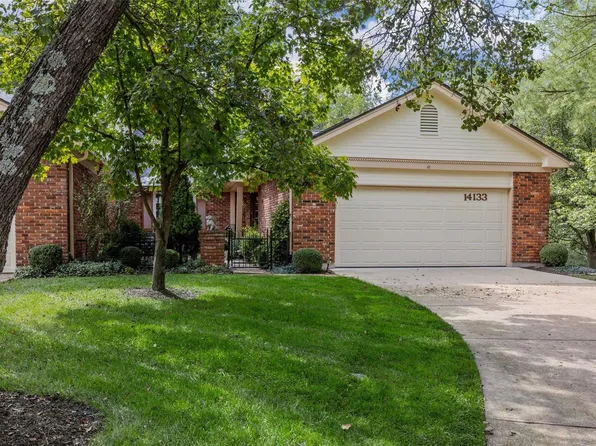 14133 Baywood Villages Dr, Chesterfield, MO 63017