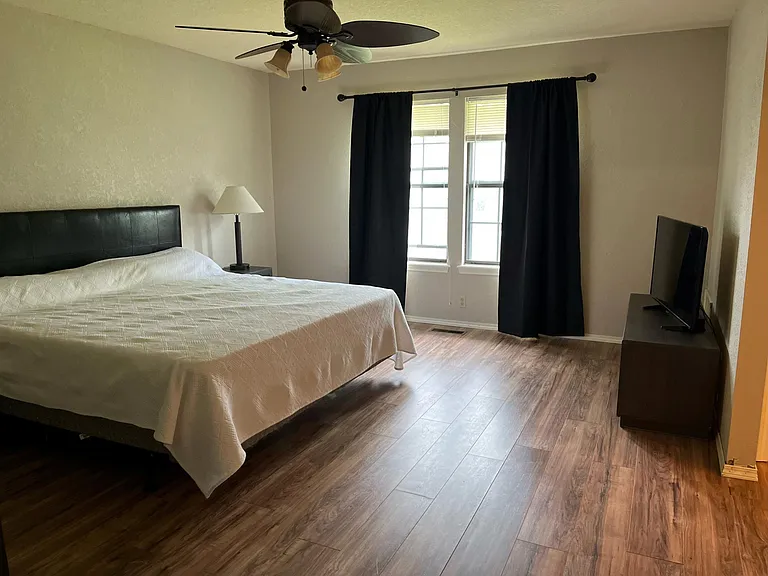 7920 S Irvington Ave — Photo 11