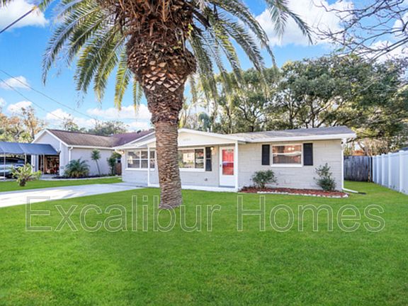 3rd image of 15723 Sea Pines Dr