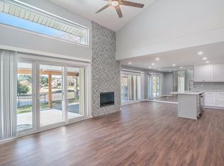 1813 Lakecrest Ct, Carrollton, TX 75006