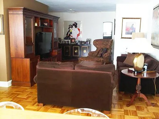 Rented by R New York | media 8