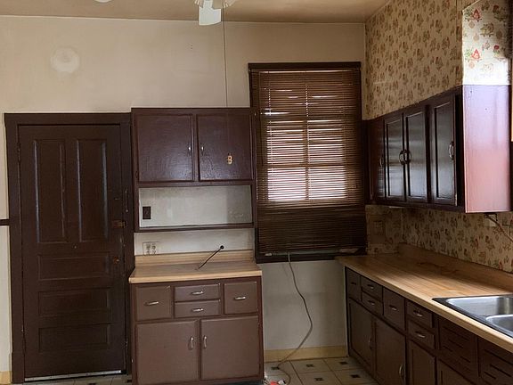 5th image of 3409 N Bosworth Ave #2