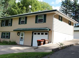 581 Grange Ave N, Oakdale, MN 55128