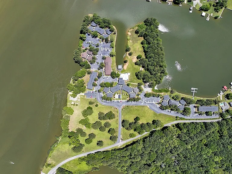RiverHouse — Photo 5