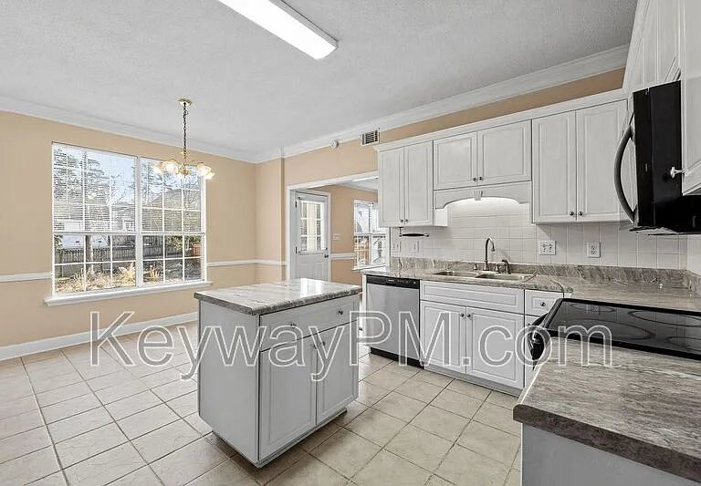 1063 Waltons Pass — Photo 16