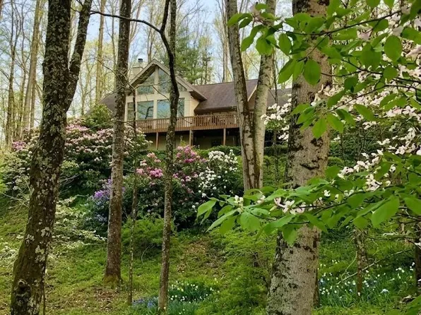 1551 Walnut Creek Rd, Waynesville, NC 28786