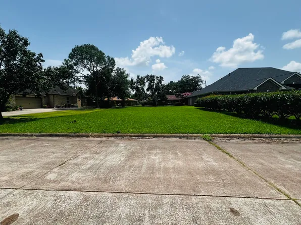 Waverly Cir, Pt Arthur, TX 77640