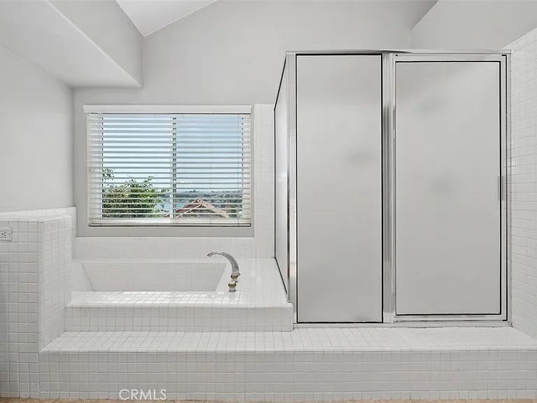 22481 Ivy Rdg — Photo 24