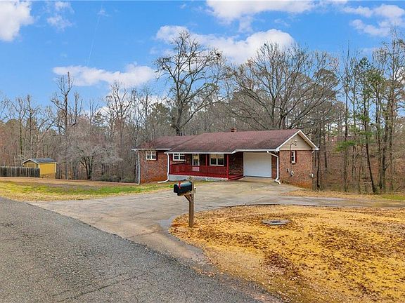 2nd image of 32 Cox Rd SE