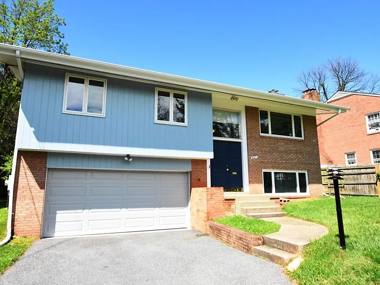 5611 Alta Vista Rd — Photo 2