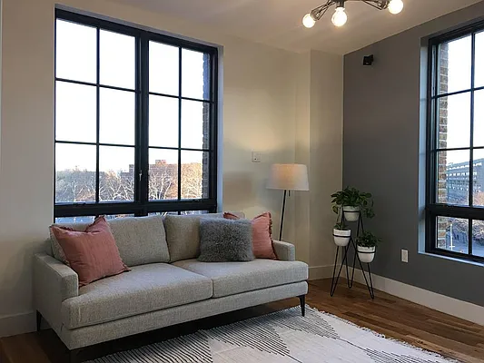 Rented by Manhattan Management LLC | media 75