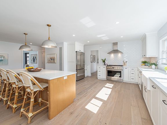 5th image of 5 Pheasant Ln