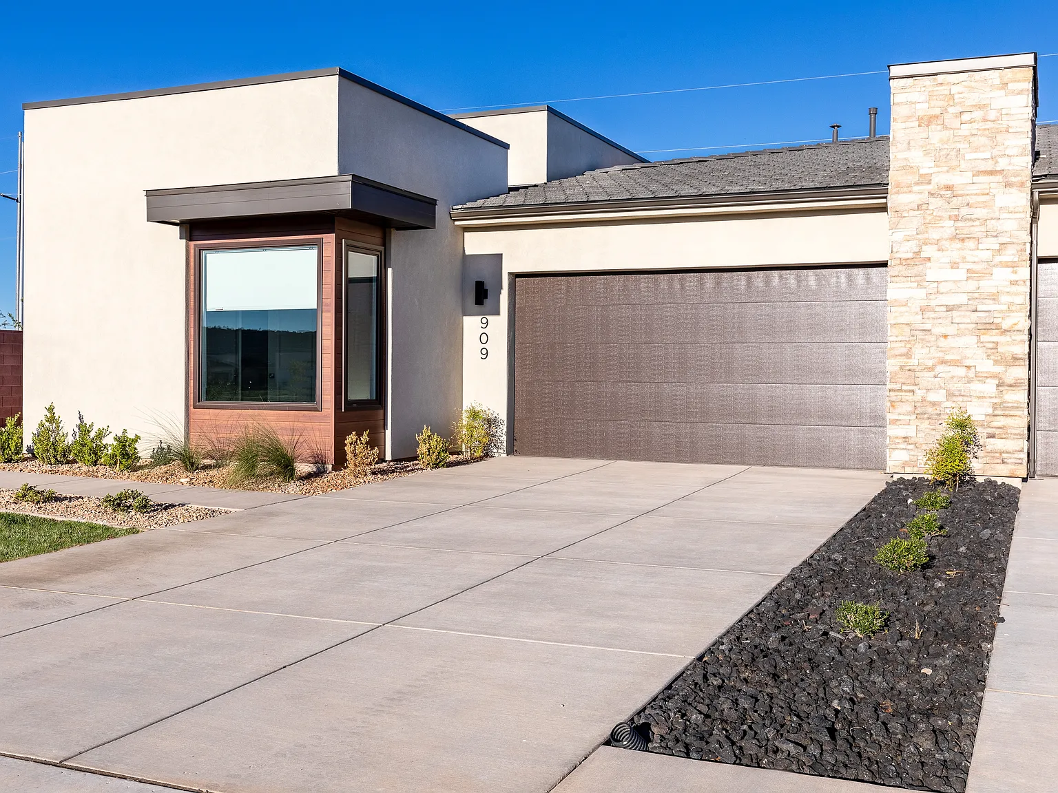 2823 East Snowberry Dr - P7 — Photo 1