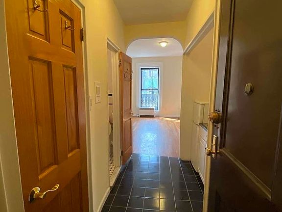 3rd image of 5 E 67th St APT 5A