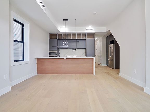 3rd image of 133 North St Floor 1