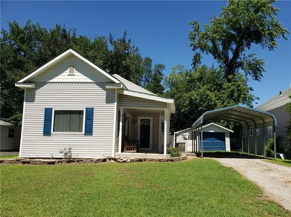 203 E 15th St, Pittsburg, KS 66762