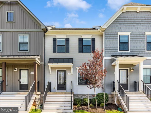 1129 Futurity St, Frederick, MD 21702