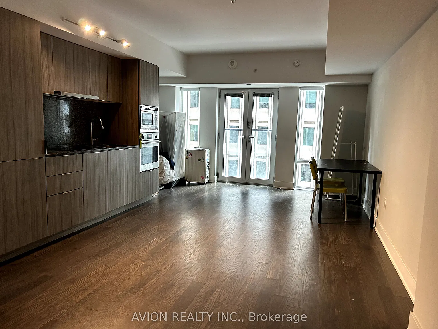 1 bed, $980 — Photo 2