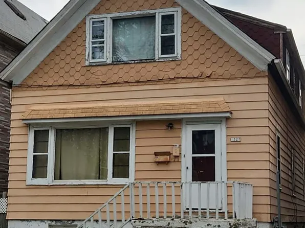 1327 W Orchard St, Milwaukee, WI 53204