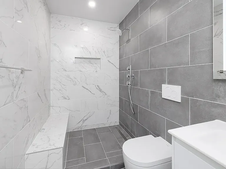 224 W 20th St #3 — Photo 8