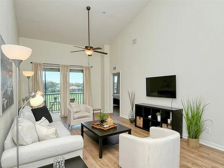 905 Fairway Cove Ln #205 — Photo 5