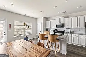 1006 Bayrose Cir — Photo 10