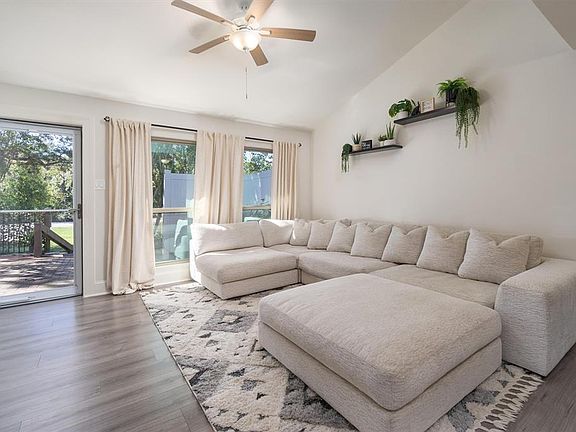 4th image of 3807 Sunrise Drive #9