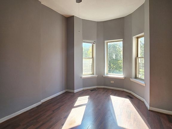 4th image of 3250 W Douglas Blvd #2
