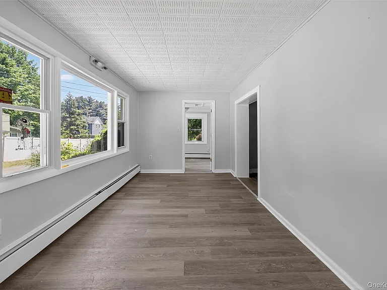 4 Riverview Ave #1 — Photo 3